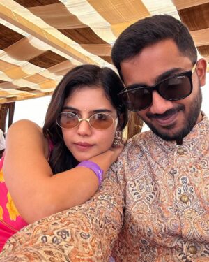 Kalyani Priyadarshan Instagram - Fragments of an unforgettable week that I kinda wish never ended 🙃🥰♥️… @harshwedskanchan #belikewater 
(PS : you know it was a great wedding when you have little to no usable photos with the actual bride and groom)