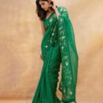 Kalyani Priyadarshan Instagram - 🌾🌞☀️ @_deepthee_ @kalyanjewellers_official @kiransa @nikhitaniranjan @chisellemakeupandhair