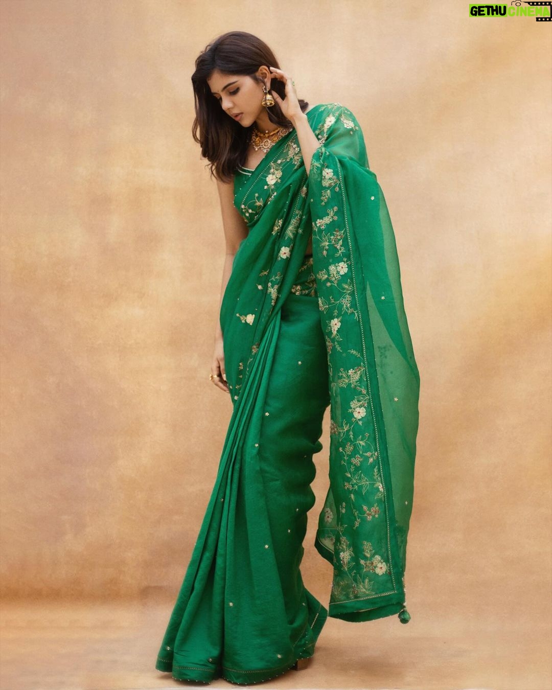 Kalyani Priyadarshan Instagram - πΎπβοΈ @_deepthee_ @kalyanjewellers_official @kiransa @nikhitaniranjan @chisellemakeupandhair