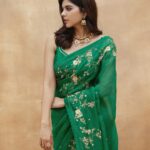 Kalyani Priyadarshan Instagram - 🌾🌞☀️ @_deepthee_ @kalyanjewellers_official @kiransa @nikhitaniranjan @chisellemakeupandhair