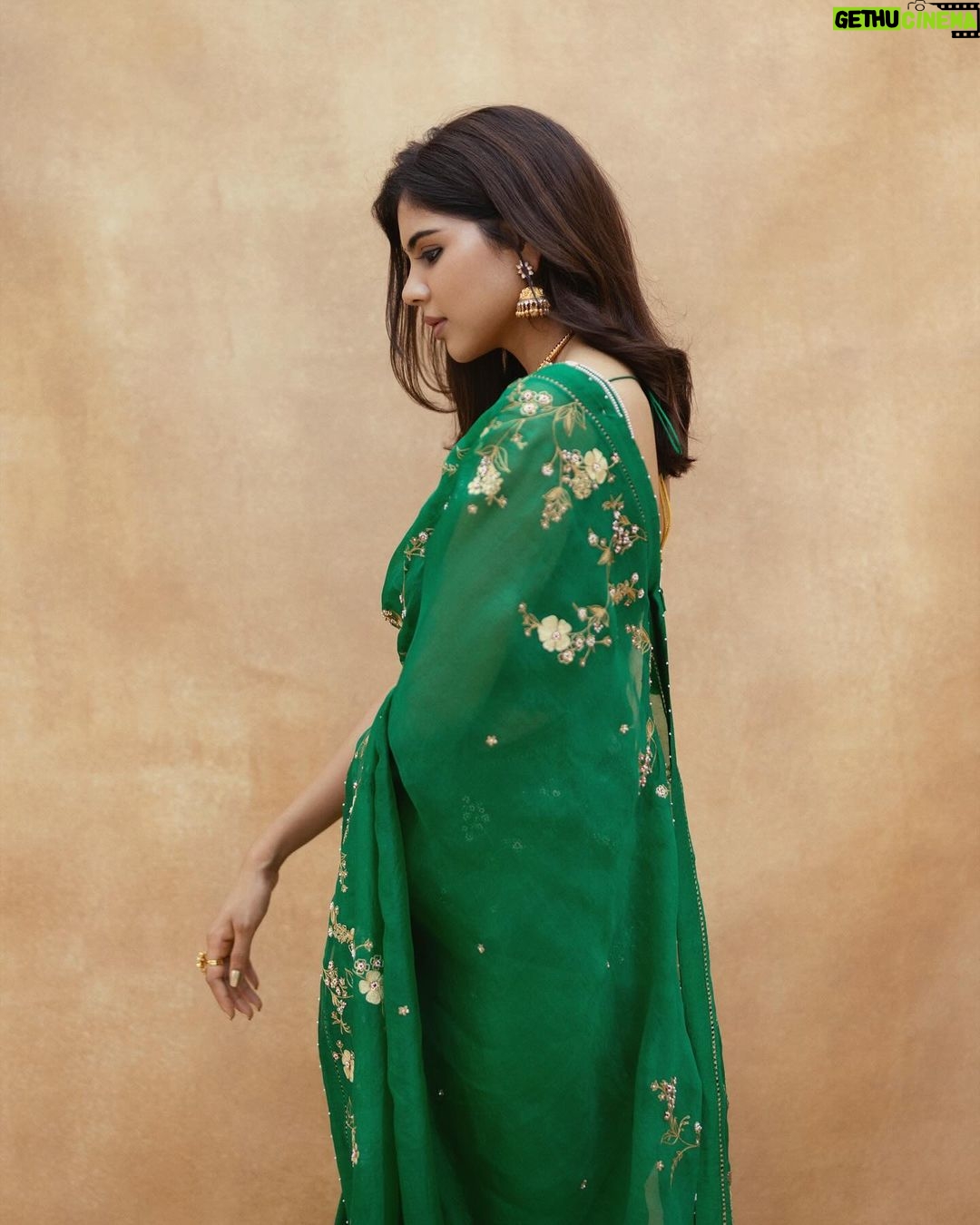 Kalyani Priyadarshan Instagram - πΎπβοΈ @_deepthee_ @kalyanjewellers_official @kiransa @nikhitaniranjan @chisellemakeupandhair