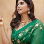 Kalyani Priyadarshan Instagram - 🌾🌞☀️ @_deepthee_ @kalyanjewellers_official @kiransa @nikhitaniranjan @chisellemakeupandhair