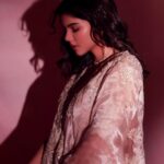 Kalyani Priyadarshan Instagram - 🩶 @kadamajay @shavetaandanuj @kalyanjewellers_official @shruthimanjari