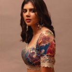 Kalyani Priyadarshan Instagram - Hope everyone’s been having a great Diwali season filled with love, family and friends 🪔 Here’s me wearing my favorite diwali gift this year - an outfit that my suuuper talented didi personally made for me from her collection at @aadyas.boutique . Love you @sandeepaa.arora didi 🤗♥️