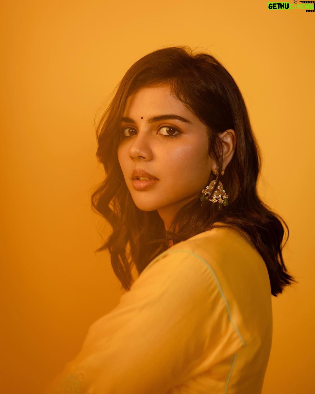 Kalyani Priyadarshan Instagram - Dressed as bright as Fathima for @seshammikeilfathimathemovie promos! The film is out in Theaters Nov 17th!