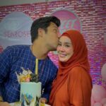 Kamal Adli Instagram - Salam happy bday to me.. tq syg for the surprise n cake .. syg dah terlebih2 sweet dr gula.. tq jaga diriku sejak dr insiden tu smpi la dapat senyum ni.. i love u soo soo much.. tq jgk untuk semua wish korg ok.. maaf tak dapat nk reply semua tp sy betul2 hargai doa semua dr dulu dan lagi2 lepas kene ketuk tu🙂 alhamdulillah masih bernafas syukur kepada Allah.. sy masih ada sikit2 trauma itu yg diam lama maaf yaa.. may Allah bless everyone ❤️❤️