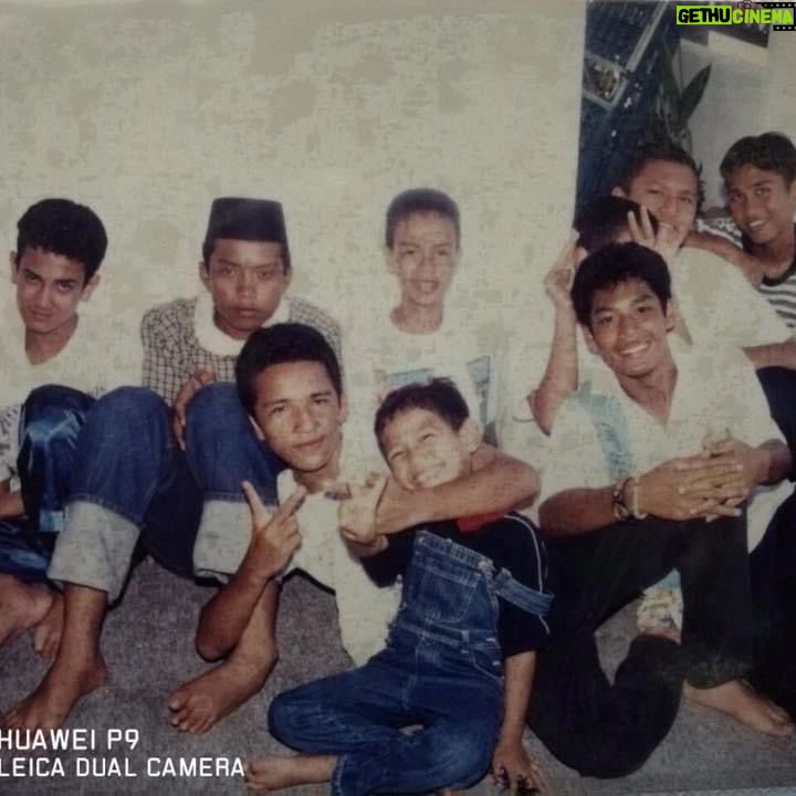Kamal Adli Instagram - Salam..sesiapa yang mengenali sahabat baik sy dari kecil syed mohd firdaus telah kembali ke rahmatullah pagi td jam 2.50pagi.. tolong sedekahkan fatihah untuk arwah insyaallah Allah tempatkan beliau dengan org2 beriman.. aku syg kau syed..