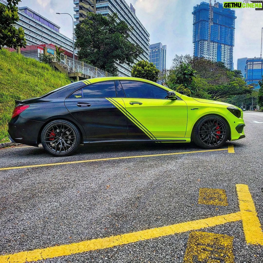 Kamal Adli Instagram - Alhamdulillah tq again kt team @r124autoart.official buat kereta kamal nampak gempak nk raya2 ni .. hehehhe.. cayalahh.. so korg sapa2 nk color 2 tone mcm kamal ni korg pegi je @r124autoart.official minta je nk color kamal ok guys!!!