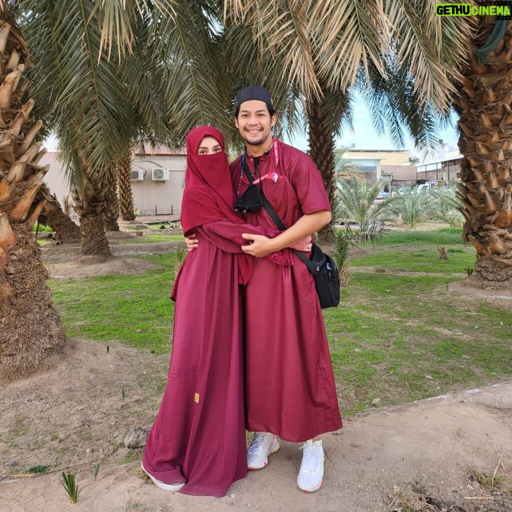 Kamal Adli Instagram - Alhamdulillah.. hari ni hari melawat masjid quba n bukit uhud 💪 mcm student sekolah kitorg hahaha.. So kita pakai baju color sama takut hilang❤❤❤ Quba Mosque