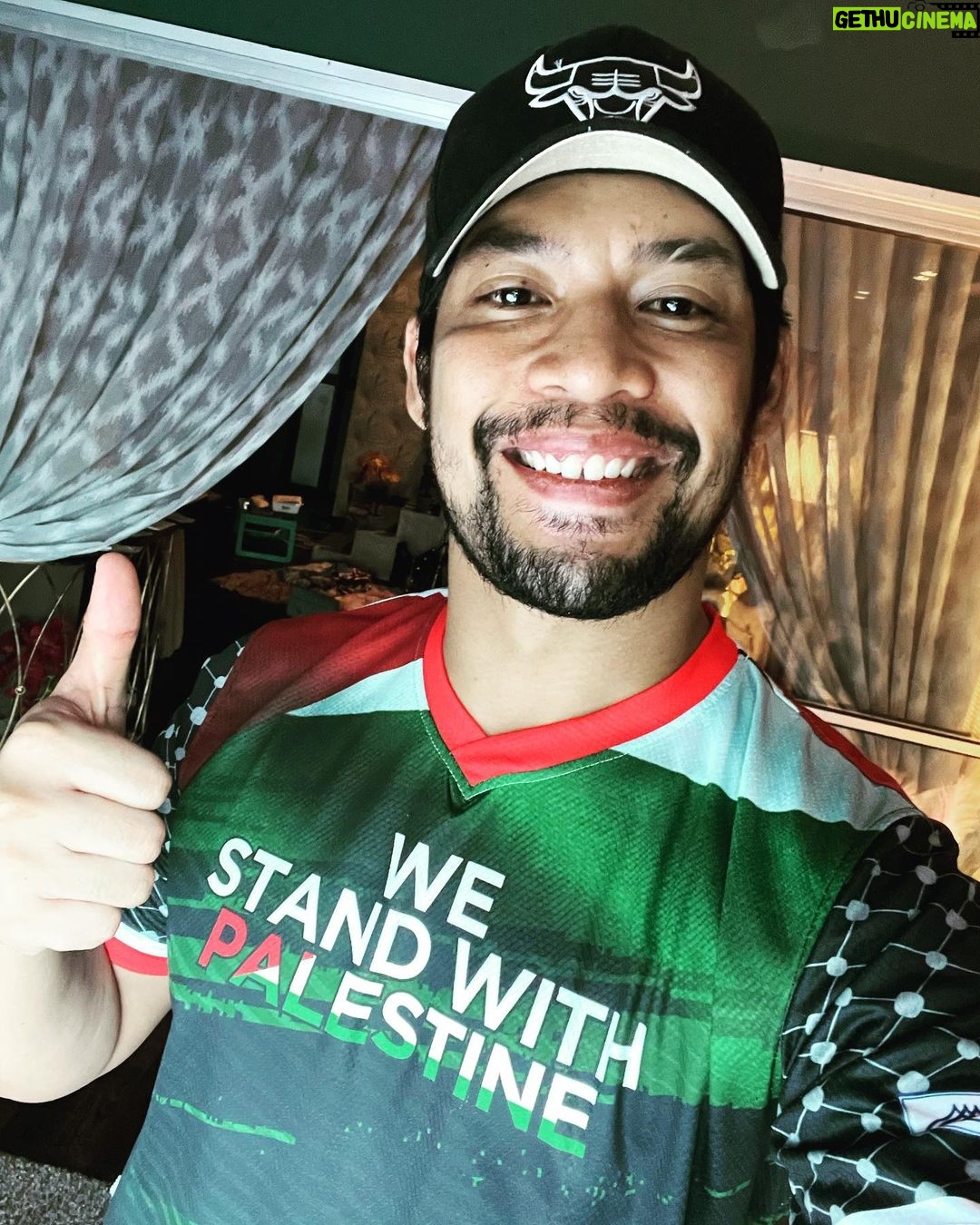 Kamal Adli Instagram - PERJUANGAN AKAN DITERUSKAN SAMPAI BILA-BILA! . . . Dunia ini hanya ada tiga hari iaitu hari kelmarin, ianya telah pergi dan berlalu. Hari esok, kita mungkin tidak berpeluang menemuinya. Hari ini, iaitu hari yang kita miliki sekarang, gunakanlah sebaiknya untuk bekalan di akhirat. . Kami melihat sambutan daripada ramai rakyat Malaysia tentang isu Palestin, saudara kita di sana amat memberangsangkan. Oleh itu, pihak MN13 telah mengambil inisiatif untuk kita sama-sama menghulurkan bantuan semampu yang kita boleh. Pihak MN13 kini membuka kembali tempahan pre-order untuk T-Shirt edisi khas Palestin sempena menyemarakkan lagi semangat, sokongan moral bahkan sebahagian daripada keuntungan yang diperolehi ini akan kami salurkan kepada saudara kita di sana. Kita tidak dapat bersama-sama mereka secara bersemuka. Namun semoga bantuan kita yang sedikit ini dapat membantu mereka, malah menjadi saksi untuk kita di hari pengadilan nanti. Ayuh sama-sama kita menyumbang! Untuk tempahan pre-order ini sudah mula dibuka mulai selasa, 15 Jun 2021. Boleh lawati kami di Website, www.mirnawan13.com Instagram, @mn13_official https://instagram.com/mn13_official?utm_medium=copy_link Di Facebook, https://www.facebook.com/MN13OFFICIAL/ Link pembelian👇🏻 https://forms.gle/Sn6ZEa5WBj63GwNq8 Untuk sebarang pertanyaan, https://wa.me/message/JUWLDWIPWZGHN1