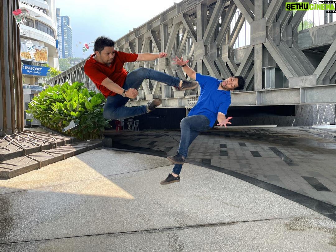 Kamal Adli Instagram - Siapa kat sini pernah main game Mortal Kombat ni dulu? Saya excited gila #MortalKombatMovie ni akan ditayangkan di pawagam mulai 8hb April ni. @warnerbrosmalaysia