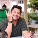 Kamal Adli Instagram - kita rindu kt @uqashasenrose2 laaa.. 🌹 agak2 dia rindu kita tak? 😜