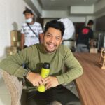 Kamal Adli Instagram – saya sihat laaa.. guys jangan panic kalau covid positive.. insyaallah quarantine n jaga jarak mati laa virus tu okk 😘