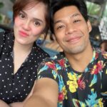 Kamal Adli Instagram – happy birthday to my special girl @uqashasenrose2 .. sy taw how awak sad sebab pkpd jatuh bday awk.. maafkan sy jauhh pulak this year seberang daerah.. apa pun semoga Allah panjangkan umur..murah rezeki, di permudahkan segala urusan termasuk urusan kita 😊 semoga di kurniakan kesihatan berpanjangan, di makbulkan segala doa.. ur strong girl.. tabah kuat dan cergas (mcm iklan susu pulak) insyaallah yang baik2 je sy doakan untuk awak ya! still young still banyak lagi untuk di capai insyaallah.. tak lama lagi dah tak single okkk!! 😍😍 stay cantik n always cantik punnnn.. Ya Allah kau lindungilah diaa dan peliharahlah dia sebaiknya amin 🙏🏻 i ❤️u soo much cik tunang 😘