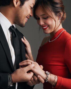 Kamal Adli Instagram - For love to be forever, first it must be true. ❤️ - Rizal

@Swarovski
#Swarovski #Sparkdelight