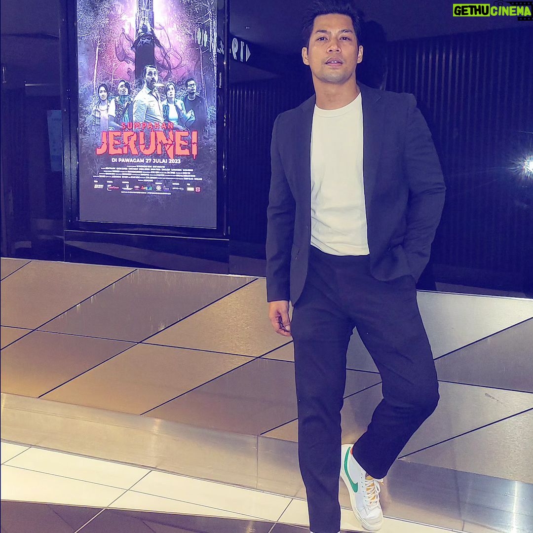 Kamal Adli Instagram - Korg kene tgk #sumpahanjerunei guys! Barisan pelakon hebat.. cerita best.. n yang paling best saya takde dalam tu 🤣.. apa pun korg patut pegi tgk okkkk!!