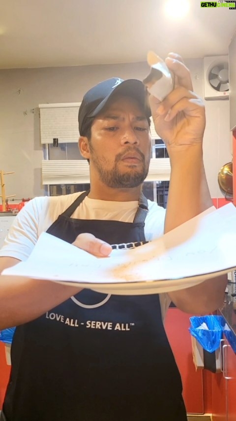 Kamal Adli Instagram - Buah hati korang macamni tak? 🤪 Bila tanya nak makan mana, ni lah jawapan yang kita dapat hm. Tapi lepasni korang takyah risau bagi je @breakoat ni confirm buah hati korang suka sebab dia bagi buah hati korang kenyang lama & bantu menurunkan berat badan juga tau 🤭 Komen “NAK” cepat saya nak belanja RM60 diskaun ni 😍 @breakoat