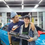 Kamal Adli Instagram – Salam!! Ok ni bukan kereta baru okk.. tp Wrap baru lagii heheh.. nmpk mcm baru balik.. again kami puas hati dgn hasil kerja dr team @riza.r124autoart memang tak pernah mgecewakan. Yg bestnya color ni mlm mcm lain siang nmpk lain! Sumpah lawa gilaa korg try laaa! Tqqq sooo much team @riza.r124autoart happy customer!!