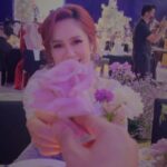 Kamal Adli Instagram - Demi cinta.. bunga wedding @raysharizrose pun jadi modal rasa cinta ini.. awhhh hehehe