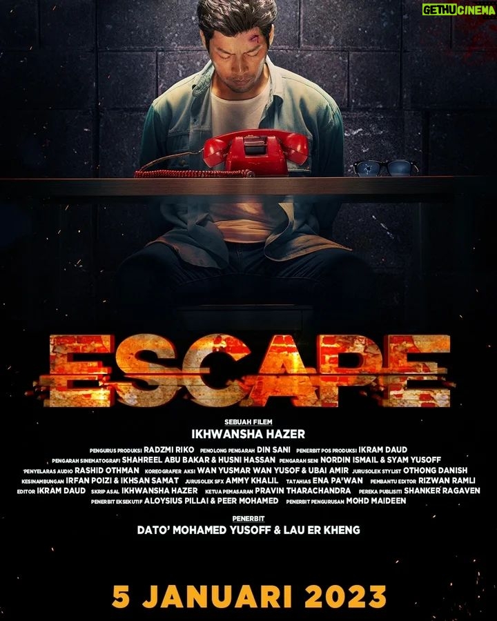 Kamal Adli Instagram - Salam .. 2 tahun peram filem ni.. now dah keluar kt panggung guys!! Filem out of box.. sy letak 101 effort untuk watak ni.. support okkk #escape