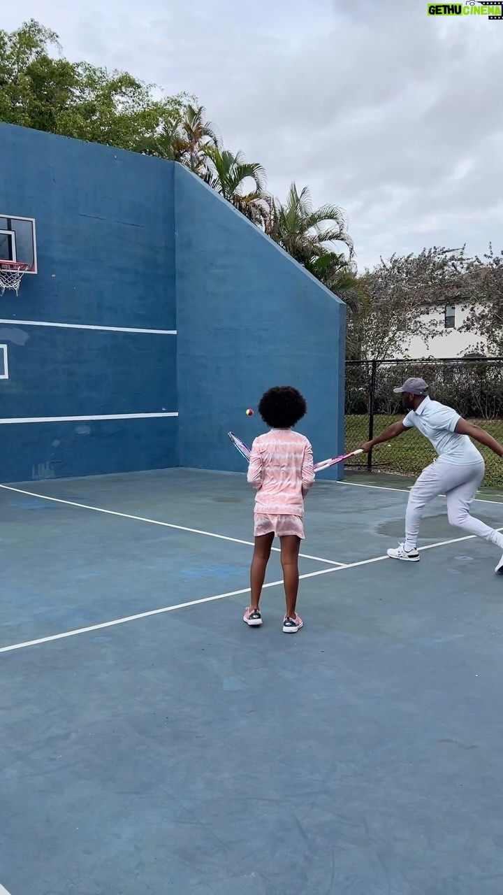 Kamaru Usman Instagram - 🎾 🎾 we building 🤗🥰 @misspretty_14