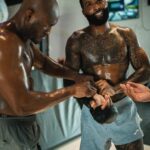 Kamaru Usman Instagram – I approve these hands 👐🏿👊🏿

#OBJ #USMAN 
📸 @patty_cuts