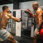 Kamaru Usman Instagram – I approve these hands 👐🏿👊🏿

#OBJ #USMAN 
📸 @patty_cuts