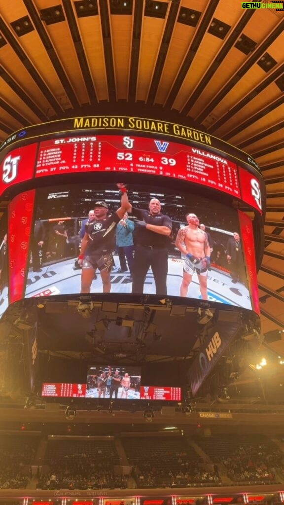 Kamaru Usman Instagram - I had such a great time watching #RickPatino and the @stjohnsbball win last night @thegarden 📹 @ricardocaguilera Madison Square Garden