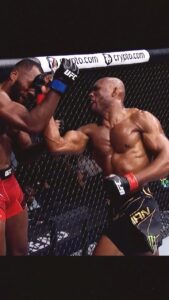 Kamaru Usman Instagram - FOR THE TITLE AND TRILOGY 🏆 @Usman84KG #UFC286 Everything is on the line. Main Card begins TODAY at 2pm PT. Watch live on ESPN+ PPV. @UFC #MonsterEnergy #UFC #Fight #London