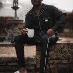 Kamaru Usman Instagram - BY THE COUNTRYSIDE 😏☕️ #MARCH18TH #UFC286 #LONDON #ANDNEW London, United Kingdom