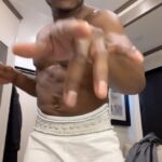 Kamaru Usman Instagram – In case you were wondering how I got ready every day on set for #wakandaforever 😂😂😂 If you haven’t seen it yet, go check out the movie of the year @marvelstudios @blackpanther 🔥🔥🔥

🎶: B. D’OR @burnaboygram