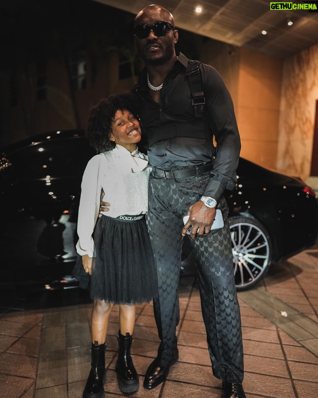 Kamaru Usman Instagram - What an amazing night I get to share with my little lady. I hope one day she will help me remember some of these amazing moments ππ€π₯°π«ΆπΏ #misspretty πΈ @patty_cuts Styled: @ugomozie @culturedbyugo Miami, Florida