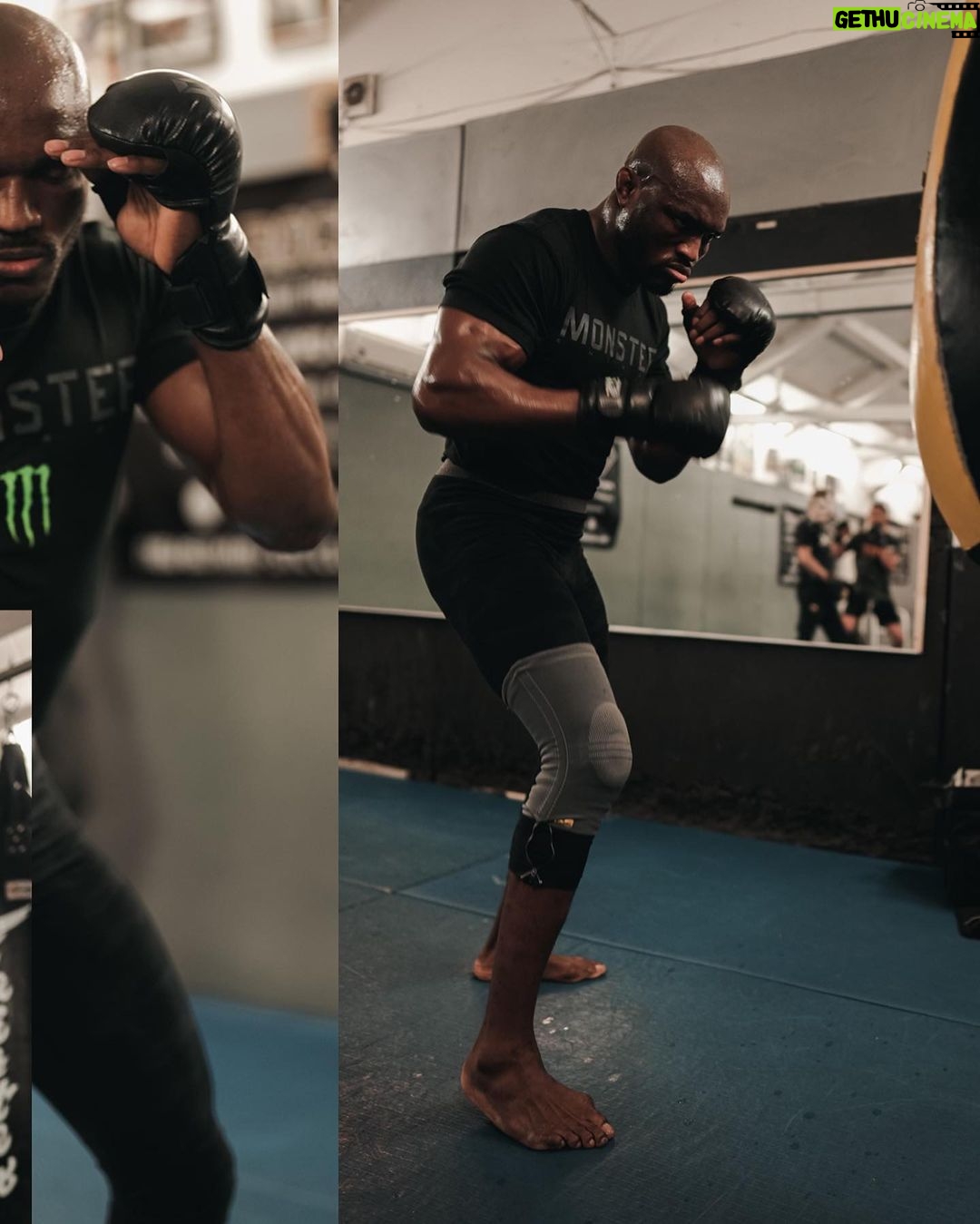 Kamaru Usman - 35.6K Likes - The 𝙉𝙞𝙜𝙚𝙧𝙞𝙖𝙣 𝙉𝙞𝙜𝙝𝙩𝙢𝙖𝙧𝙚 is coming to take back what’s his 😤 @Usman84KG #UFC286
Watch Usman fight for his title back this Saturday LIVE on ESPN+ PPV.
#MonsterEnergy #UFC #Fight #KamaruUsman