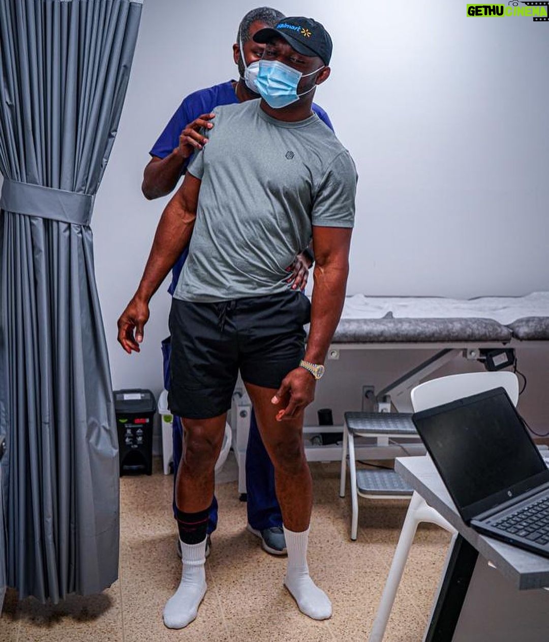Kamaru Usman Instagram - Now Officially been more than 30 days since my treatment @bioxcellerator What a great experience this was. Excellent care with an Amazing staff that made the process very easy and smooth. I will continue to share my progress with you all the next coming weeks ππ«ΆπΏππΏ