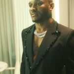 Kamaru Usman Instagram - Special Weekend in Miami with friends #greateful 🫶🏿🙏🏿🤗 Styled: @ugomozie @amandapullup @culturedbyugo Suit: @dolcegabbana Jewelry: @happyjewelers 📸 @patty_cuts