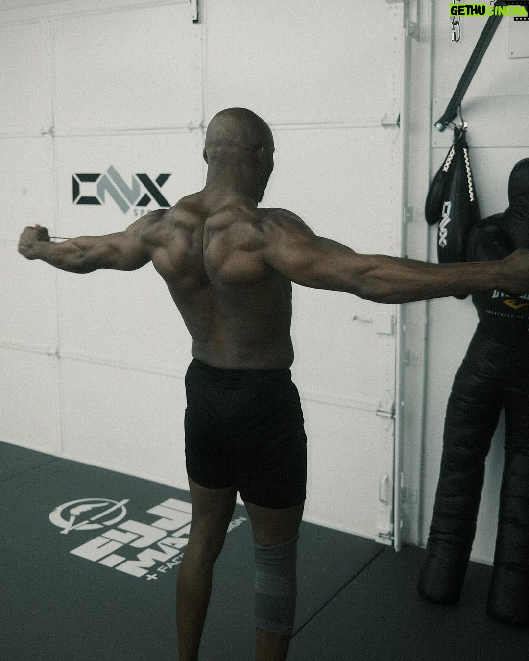 Kamaru Usman Instagram - Let it simmer before we boil!! #patientlywaiting