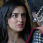 Kamya Punjabi Instagram - Neerja ko di Didun ne dhamki, ab kya karegi woh iss nayi museebat mein? 🤔 Dekhiye #NeerjaEkNayiPehchaan, har roz raat 8:30 baje, sirf #Colors aur @officialjiocinema par. @aasthasharma.27 @rajveer__singh @abhishekrawat_actor @panjabikamya
