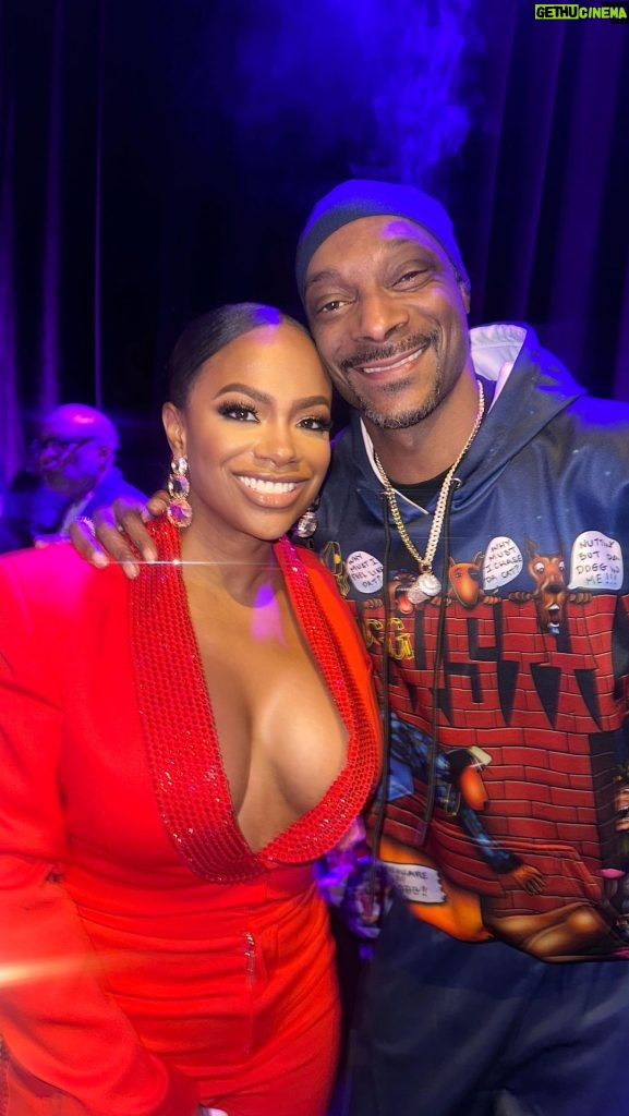 Kandi Burruss Tucker Instagram - Im in a movie with @snoopdogg y’all! #TheUnderdoggs is streaming now on @primevideo!!!! It’s hilarious! You’ve gotta check it out! 🎥🎬 @snoopdogg @therealmikeepps @tikasumpter Video edit by - @ak.gobang