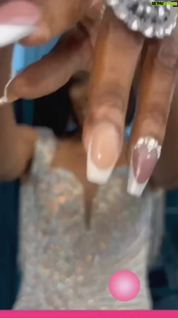 Kandi Burruss Tucker Instagram - Much love to my girl @monyettashaw & @officialkeepitclassynails! They poppin off! & much love to everyone that’s using the song in their videos! I see you! 💅🏾👠😘 #PopOff