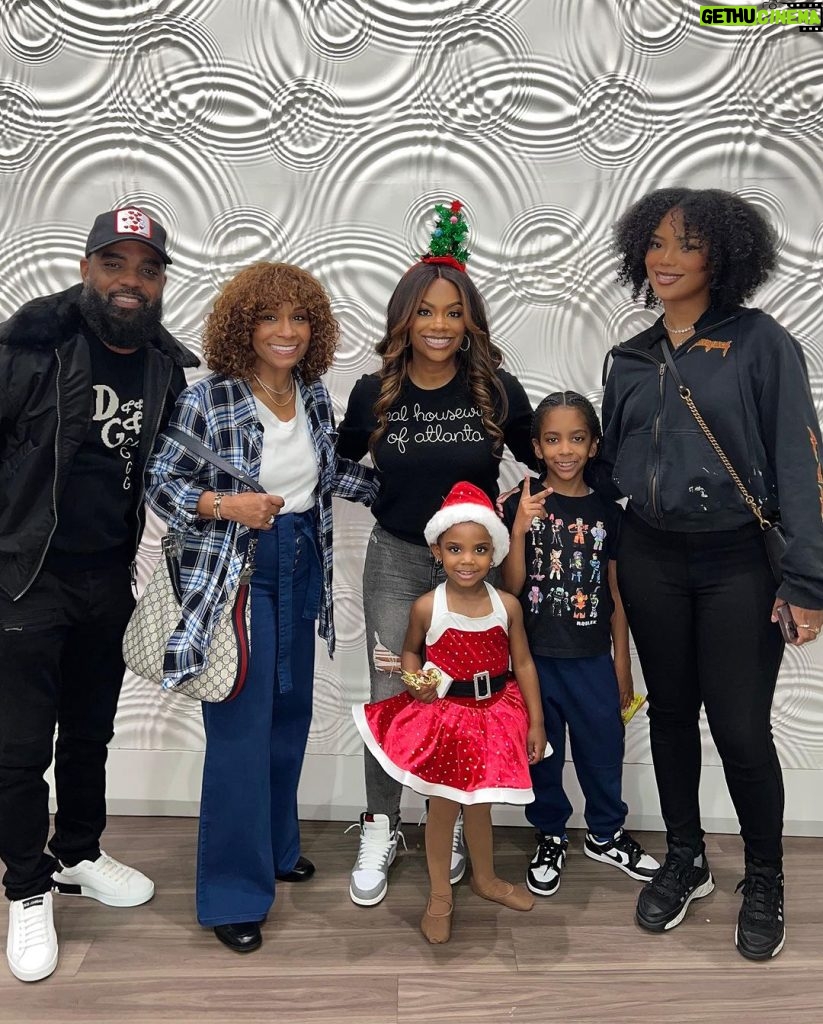Kandi Burruss Tucker Instagram - The family had to come out & support @blazetucker on her first dance recital!!!! We got an extra treat because @princessshya performed too! They did such a great job! All the dancers at @dancemakersatlanta were amazing. Awesome job! 👏🏾👏🏾👏🏾🎄🎉❤ Sidebar… thank you @bravoandy for my sweater! ❤😘