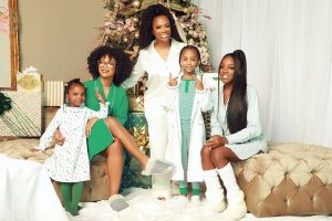 Kandi Burruss Instagram - Merry Christmas everyone! From our family to yours. I pray that you have an awesome. Christmas!🎄🎁🎊🎉
