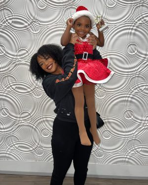 Kandi Burruss Instagram - The family had to come out & support @blazetucker on her first dance recital!!!! We got an extra treat because @princessshya performed too! They did such a great job! All the dancers at @dancemakersatlanta were amazing. Awesome job! 👏🏾👏🏾👏🏾🎄🎉❤️

Sidebar… thank you @bravoandy for my sweater! ❤️😘