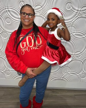 Kandi Burruss Instagram - The family had to come out & support @blazetucker on her first dance recital!!!! We got an extra treat because @princessshya performed too! They did such a great job! All the dancers at @dancemakersatlanta were amazing. Awesome job! 👏🏾👏🏾👏🏾🎄🎉❤️

Sidebar… thank you @bravoandy for my sweater! ❤️😘