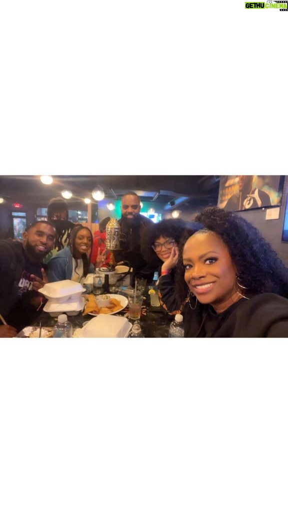 Kandi Burruss Tucker Instagram - Spending time with the fam after watching the @atlantafalcons win! Sidebar…. @majorgirl thought @rileyburruss was wearing a wig. No it’s all her real hair. Follow her hair journey on her TikTok page. Trap City Cafe