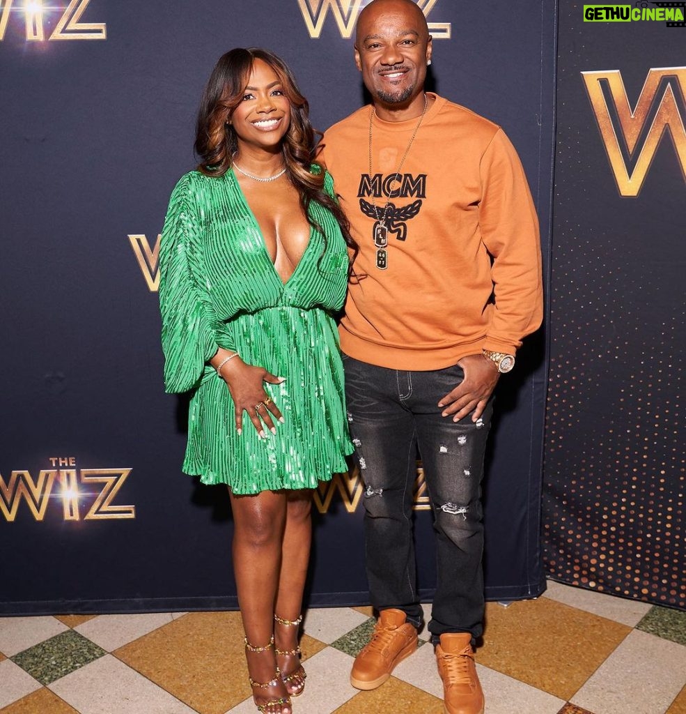 Kandi Burruss Tucker Instagram - Last night was a night to remember! @thewizbway opening night in Atlanta was spectacular. We are sold out all week. Thank you to everyone who came! We appreciate you all so much! Please forgive me but I will be posting pics from last night all day.