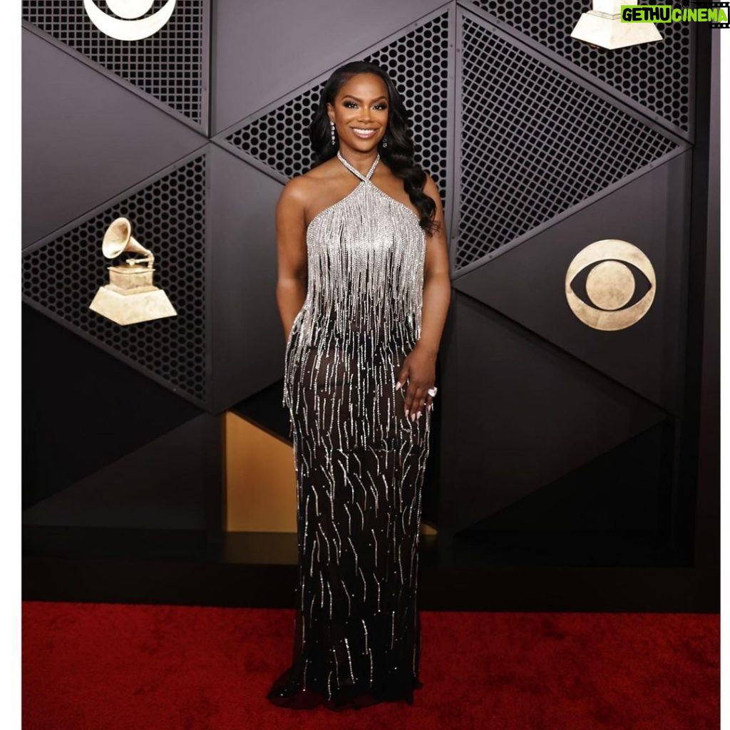 Kandi Burruss Tucker Instagram - I’m looking forward to all the blessings that are manifesting in my life! Dress: @retrofete @vpr.creative Jewelry: @h.crowne Shoes: @louboutin Styled by: @TheRealNoIGJeremy MUA: @LaetitiaBeyina Hair: @alexander_armand Nails: @Imnails 📸 @sterlingpics