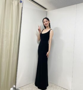 Kang Han-na Instagram - 아티스트 분들 모두 축하드립니다🌹 초대해주셔서 감사해요 :) #2022MAMAAWARDS
