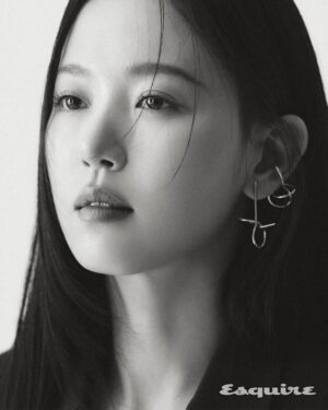 Kang Han-na Instagram - @esquire.korea 🌹🖤