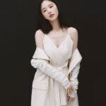 Kang Han-na Instagram - @esquire.korea 🌹🖤