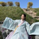 Kang Han-na Instagram - 오늘 하늘이 참 맑다🌞 #붉은단심 하는 날이라 그런가🤍